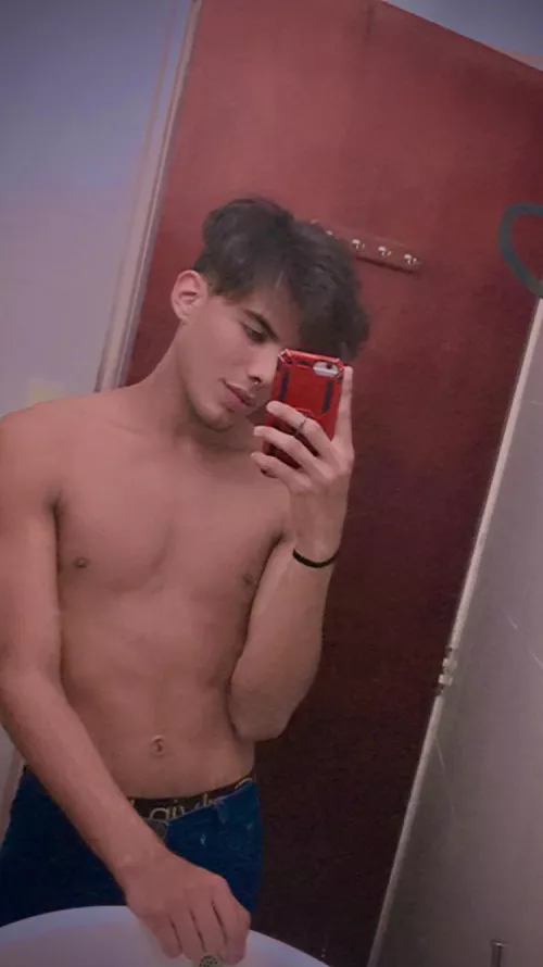 Someone date this skinny guy? 👀 by dracukkeo