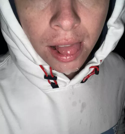 Someone filled my mouth last night by RickyxD18