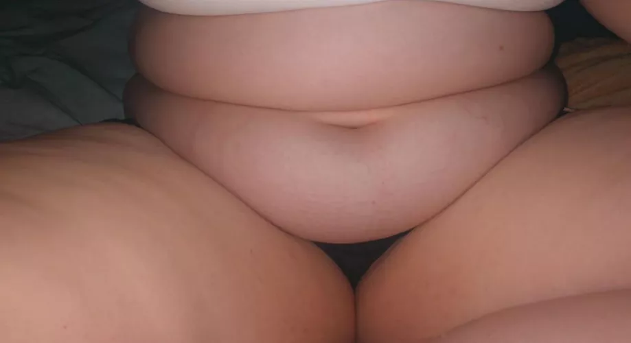 someone get me a mcdonald’s and watch me eat it 😍 by il0vestuffing