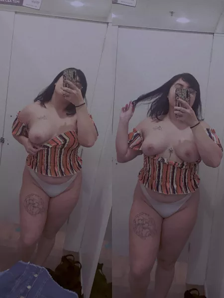 Someone here wanna fuck me in the changing room?🤭 by aurora-mi