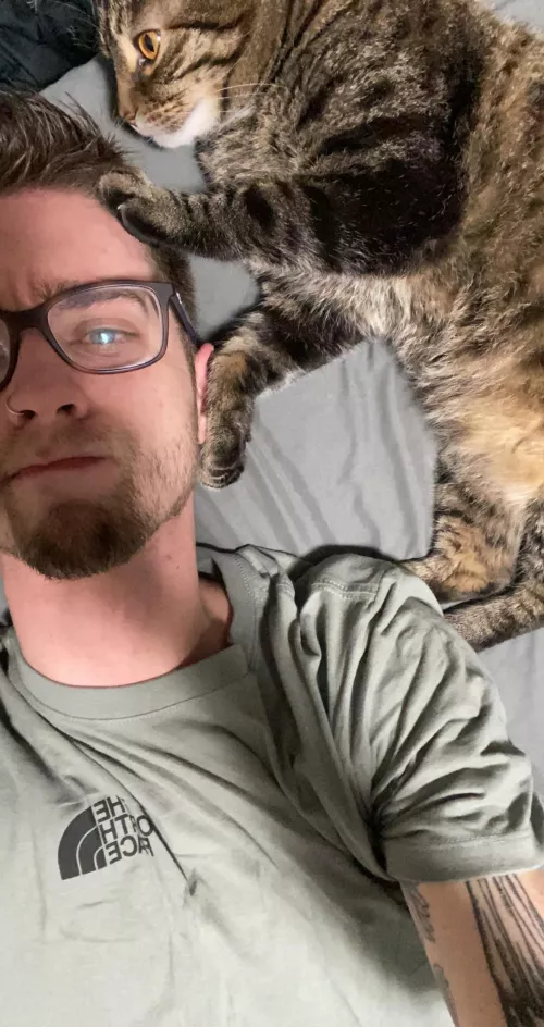 Someone likes attention by ghostofVII