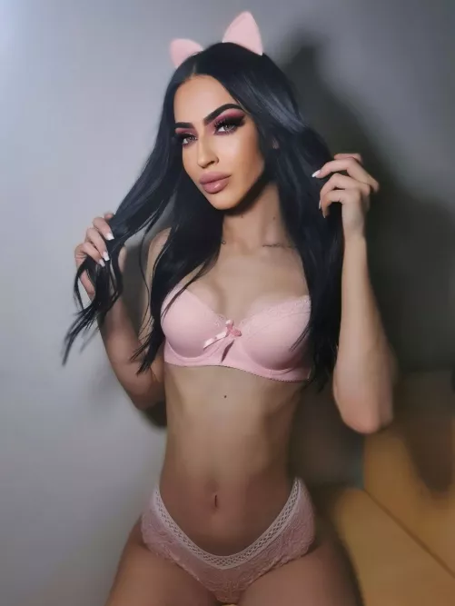 Someone needs a kitten by QueenJuice2022