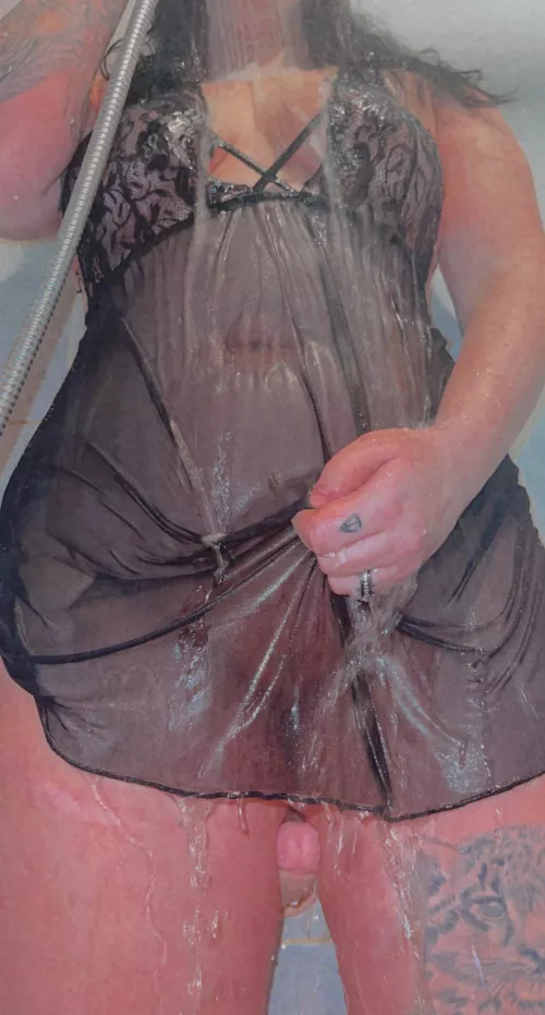 Someone please me by LolaaaJ