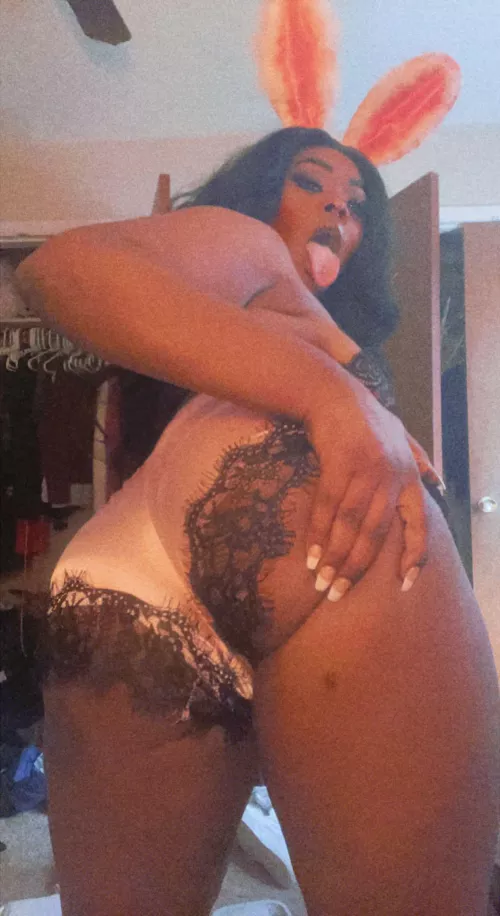 Someone point me to the best ass eater by blvckora_333