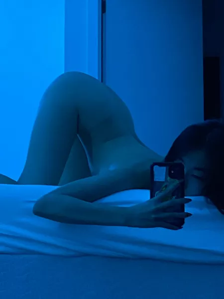 Someone said I have a perfect back arch, can anyone confirm? 🥺💕 by lycheejinx