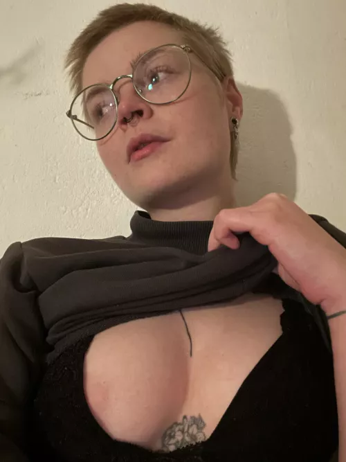 someone said I'd fit in here, so here I am! by AliceEden_