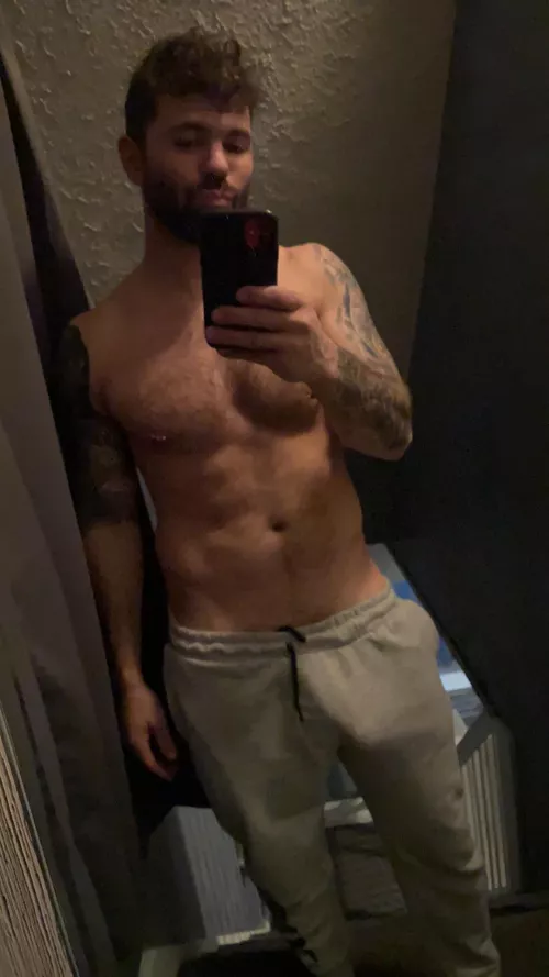 Someone take these off of me so I quit taking selfies in them 😏 by quitethekynk