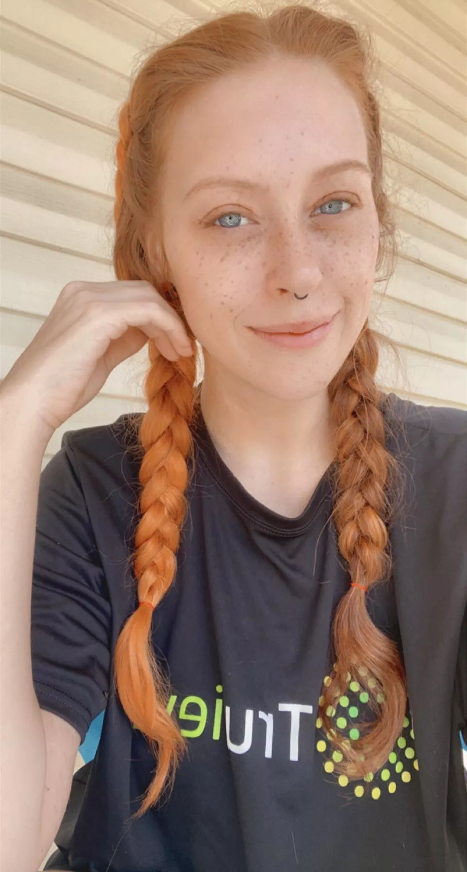 someone told me i looked like the wendy’s girl 😂😂😂 good morning! ☀️ posted by istayyawayyyX