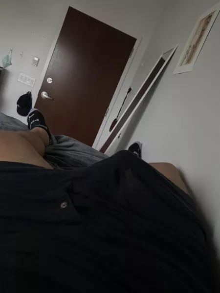 someone wanted to say good morning….. dms open by chubbyguy_