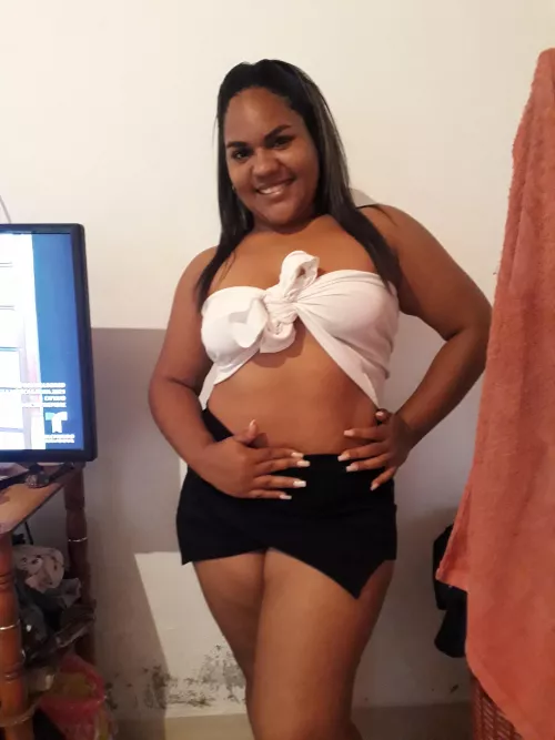 Someone who wants to help me keep getting fat. I will always show you my result and do what you ask me by mariansexi14