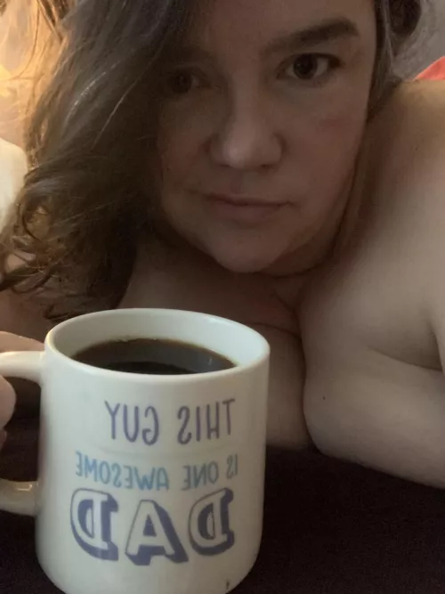 Someone’s awesome dad brought me coffee in bed. by Affectionate-Note636