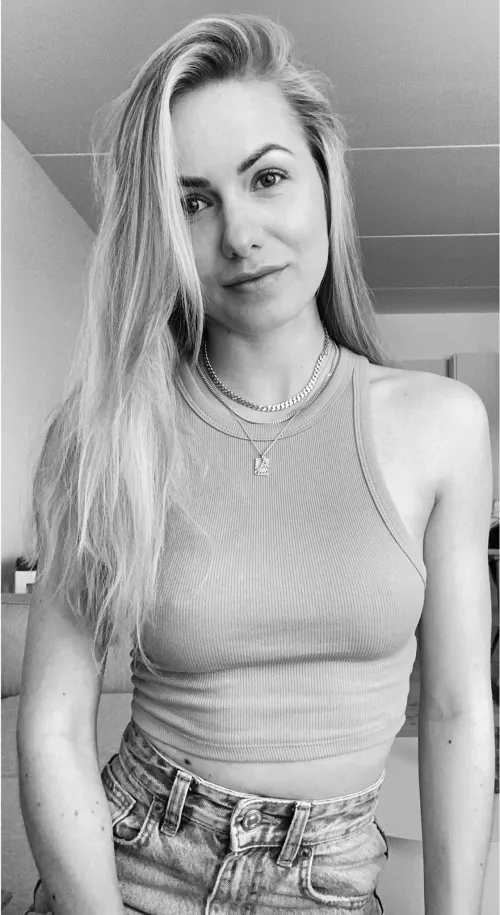 Someones not so shy Facebook profile picture. by ostereje