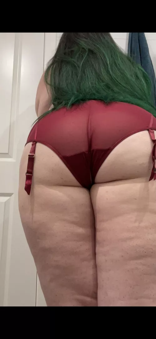 Something a little more mild for your Sunday 🖤 by mumma-bat