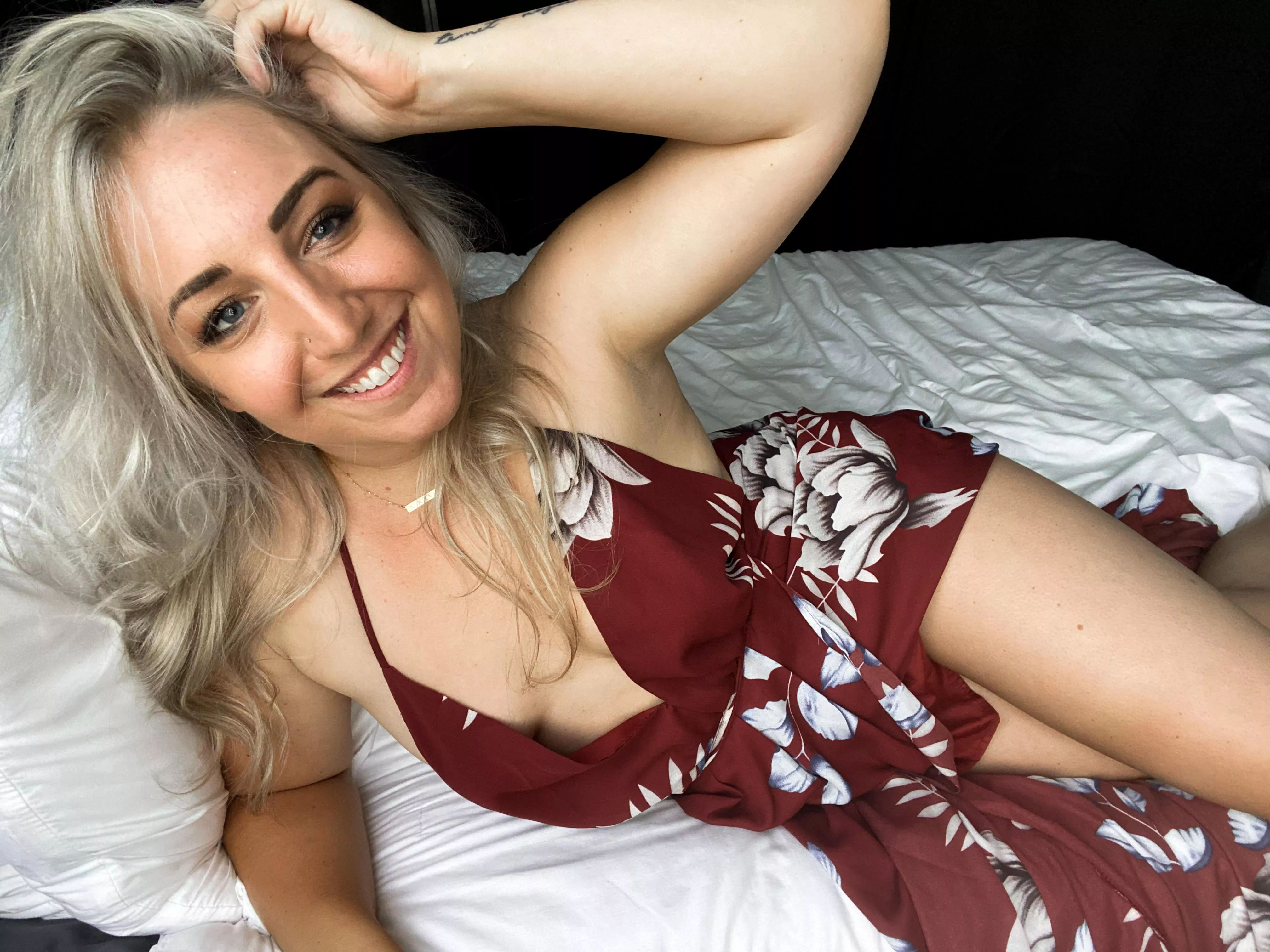 Something about a sundress 😈 posted by thelexawolf