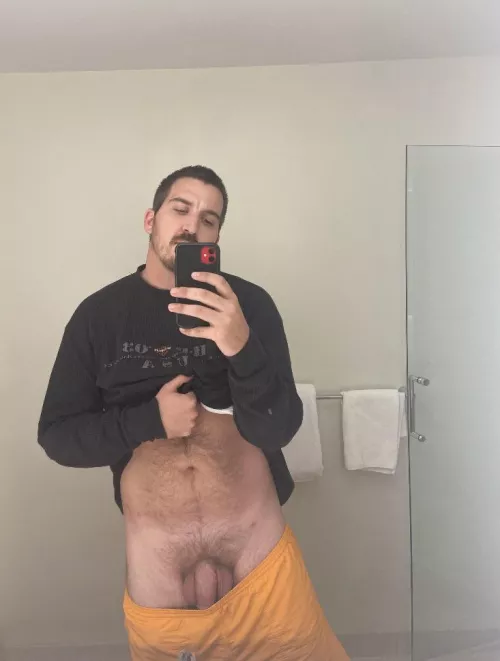 something about hotel bathrooms… by RunitupEnzo