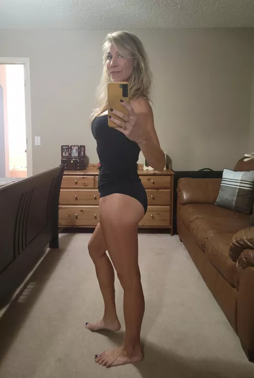Something different! Be inspired and motivated by following my training, and enjoy hot, racy photos showing how fantastic a runner can look. Free subscription. by sunseekgirl