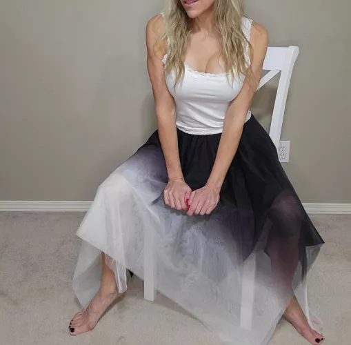 Something different! Be inspired by following my run training, and enjoy racy, classy pics showing how fantastic a runner can look. Free page! by sunseekgirl