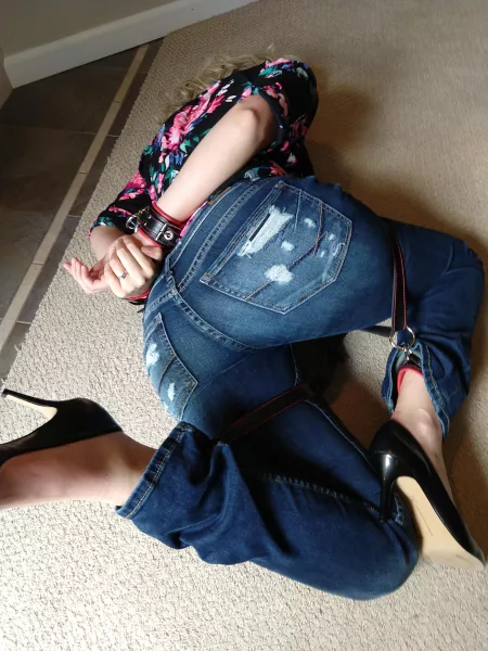 Something for those of you requesting ass in jeans shots. by TheDragonSlapper