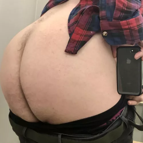 Something something big ass 🍑 by derpatrol