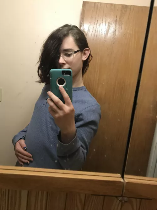 Something something I think I look pretty by SpoopyTr4ns