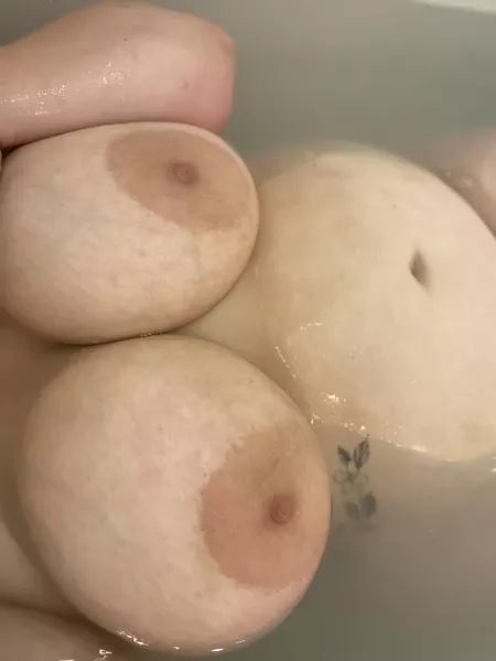 Sometimes, all I think about is you Late nights in the middle of June by chubbybunny-92