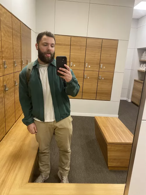 sometimes i am fully dressed in locker rooms by go_pauls_deep