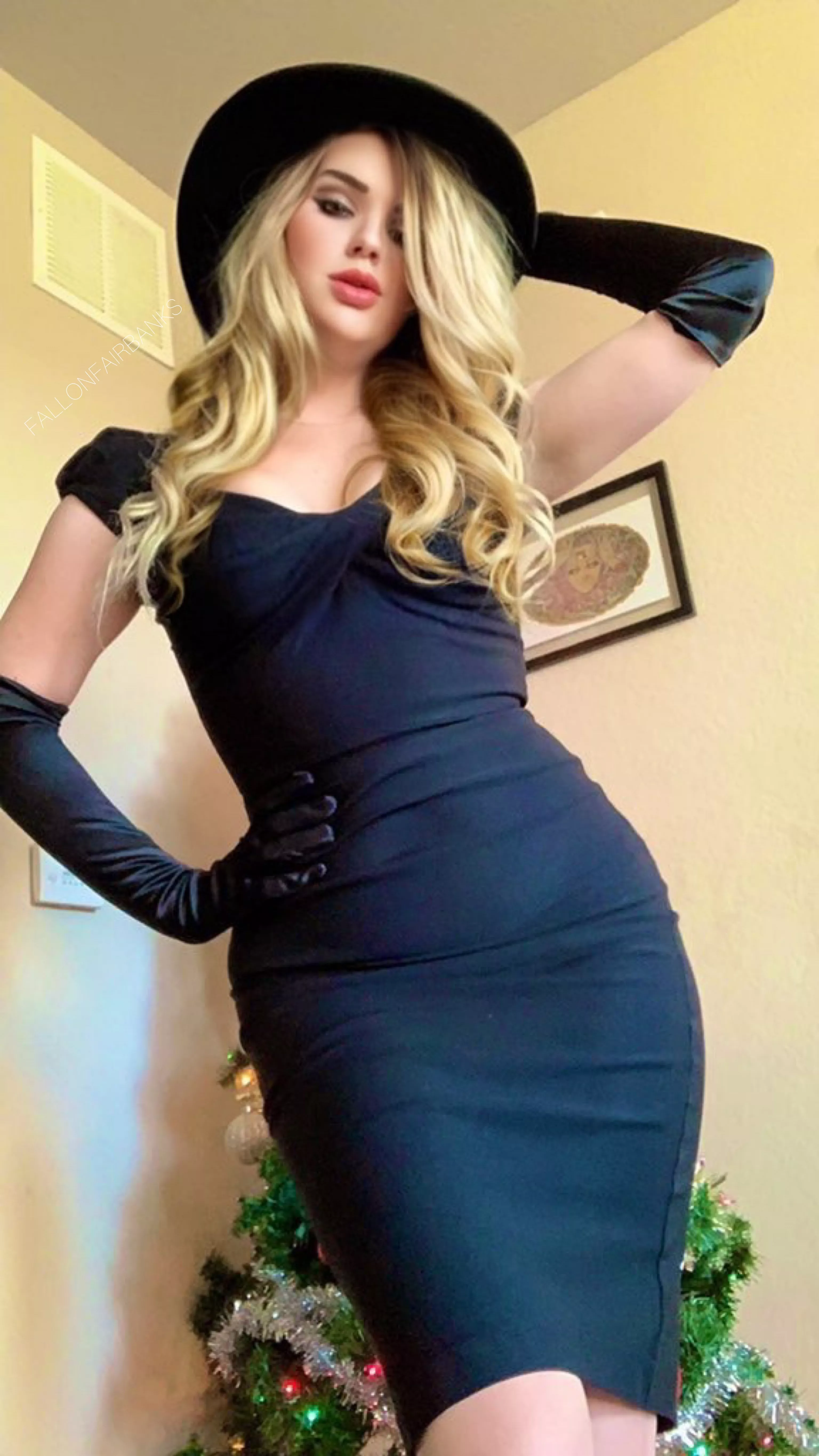 Sometimes I don't even need to try and I end up looking elegant 👗😇💋 [OC] posted by fallonfairbanks