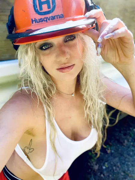 Sometimes I forget to shave 🙈 by elizabethhill82