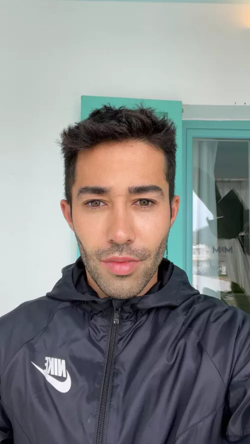 sometimes i smile 🙃 by Davh92