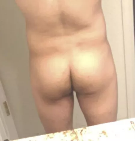 Sometimes I will I was a little thinner … but then other times I like being a bit husky 😅. How’s my ass ? by Ilikeitbothwayz