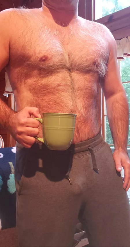 Sometimes pictures are taken for good reasons. Like this one, because it's finally chilly in the morning and I hear Jerry asking Elaine if women know about shrinkage 😅 by WarmRefrigerator2