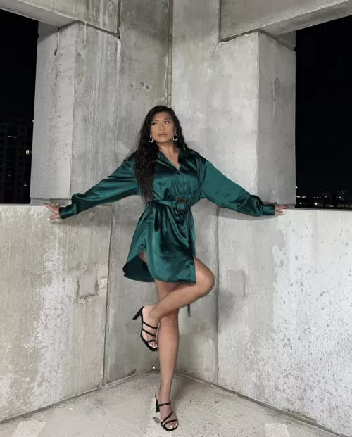 sometimes the simplest heels are the sexiest