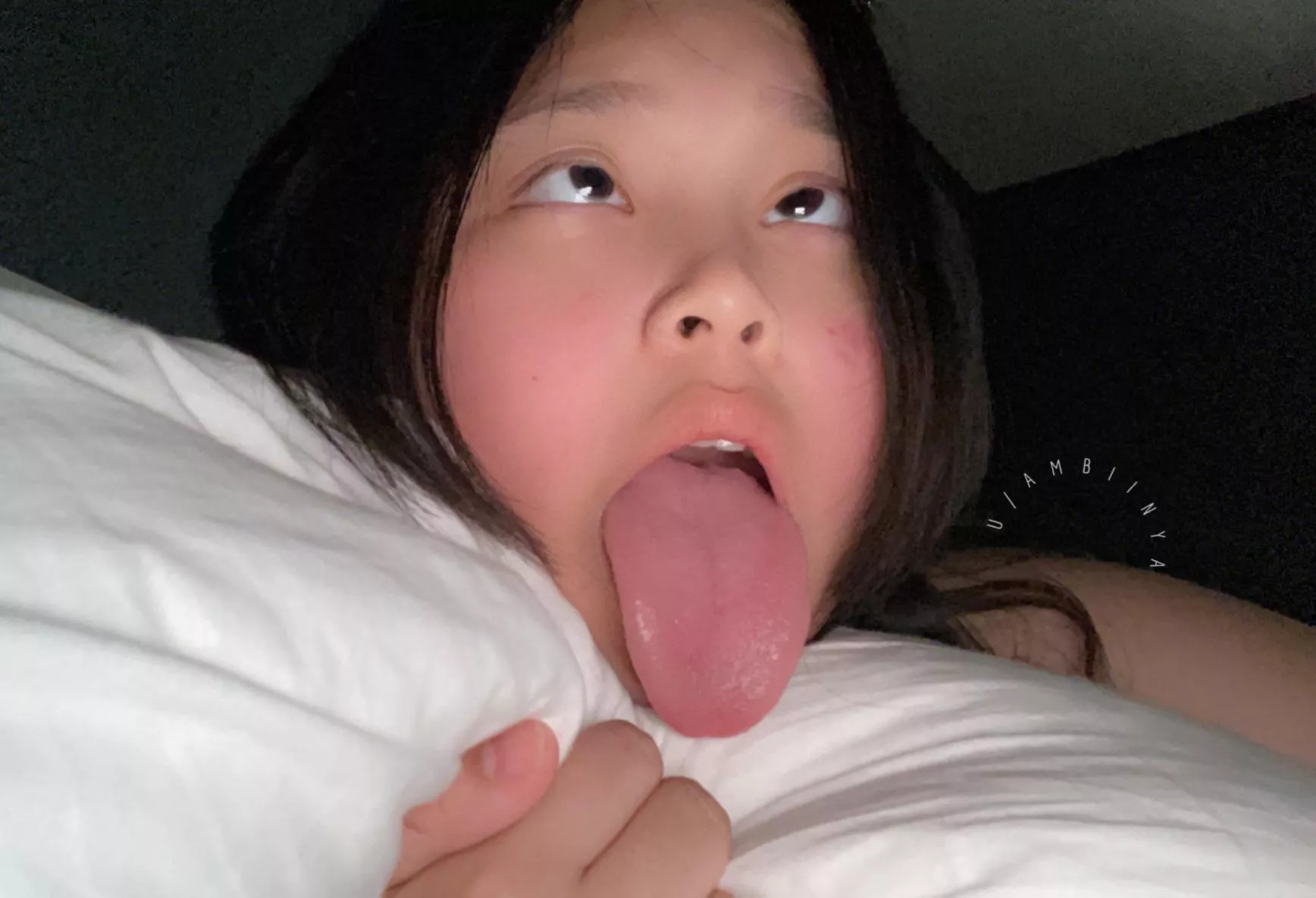 Sometims you gotta see whats going on up there | (• ◡•)| posted by ambiinya