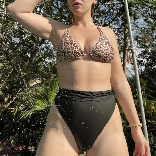 Soo hot that I need a shower 🥵 or should I let you smell my pheromones? by YourGoddessFreya