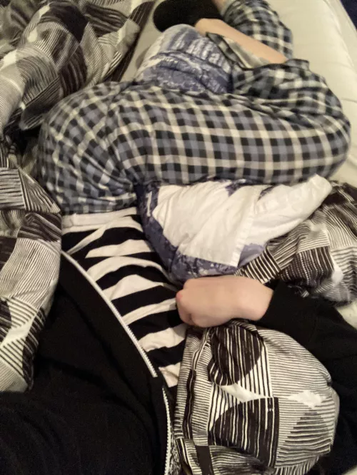 Soo tired once again D: by daviepeaks