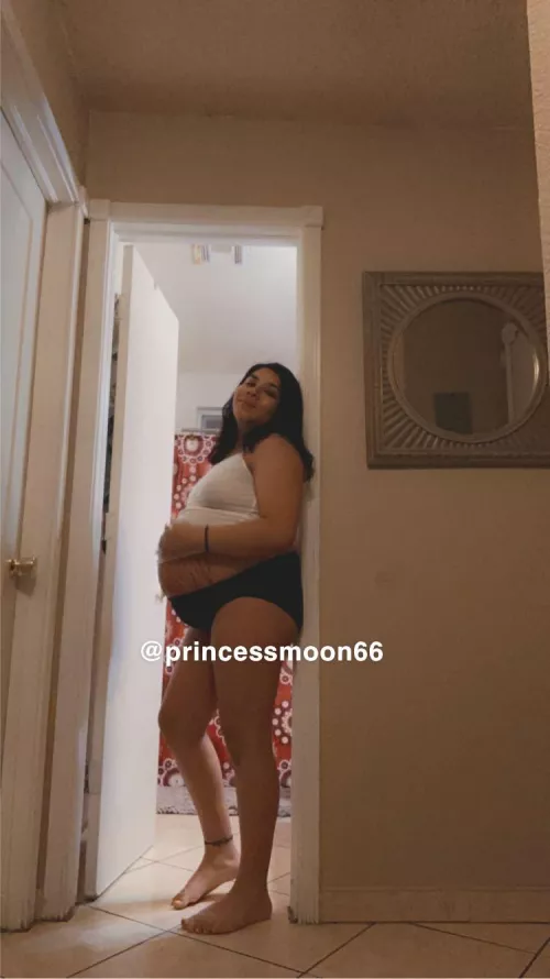 Sooo big 😝 by Milkymooon66