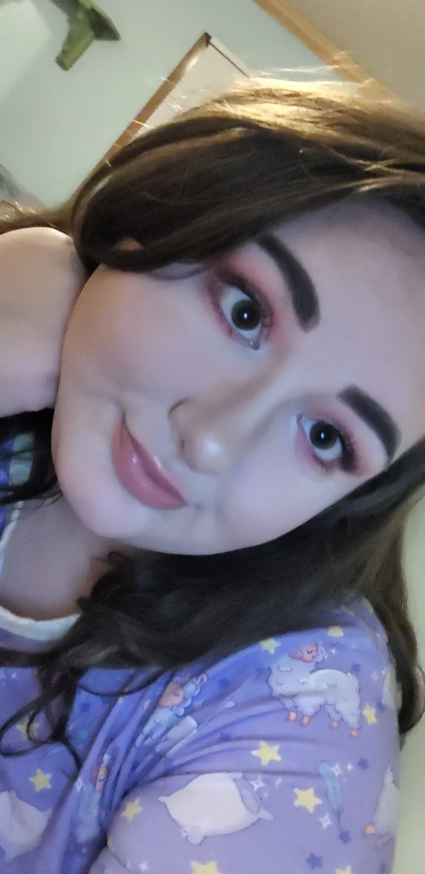 sooo I don't have anyone to give me rules so I was wondering if any other littles wanted to compare goals and keep each other on track? ☺️ posted by chubbysweetpeaa