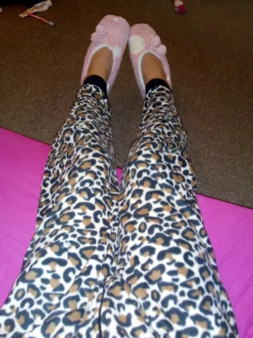 Soooo Comfy ❤️😛👣🐆❤️ by StrafeKing1991