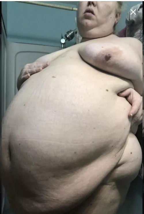 Sooooo stuffed and still so fat by FatFeedeeJess