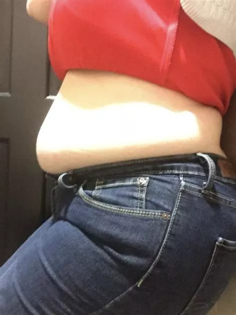 Soooooo many parties, i cant help but eat and eat! Be mean to my ruined body 🤤 posted by MediocreProfessor392