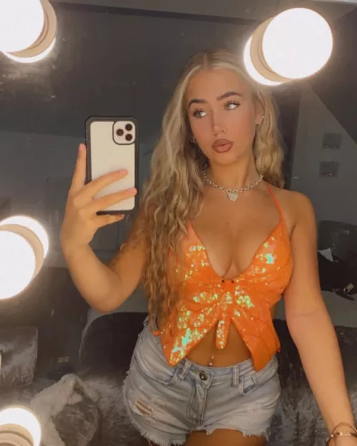 Sophie by 3XP051NG51UT5