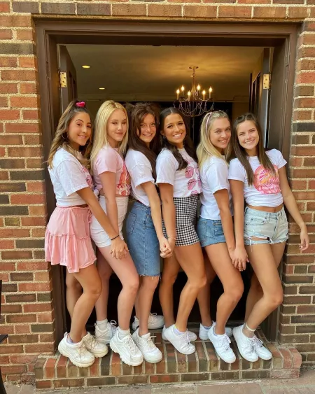 Sorority sisters by TheFapscallion