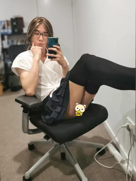 Sorry about the pose... by Miki_k