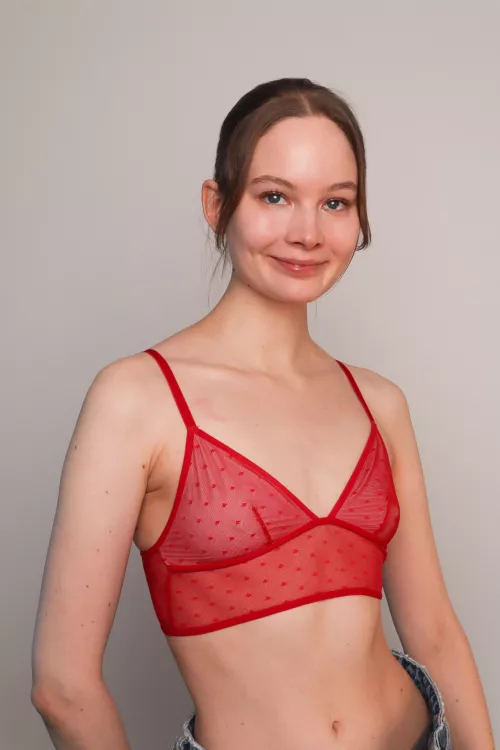 Sorry for my stupid face but isn’t this bralett cute 😃 by sophiaemilia