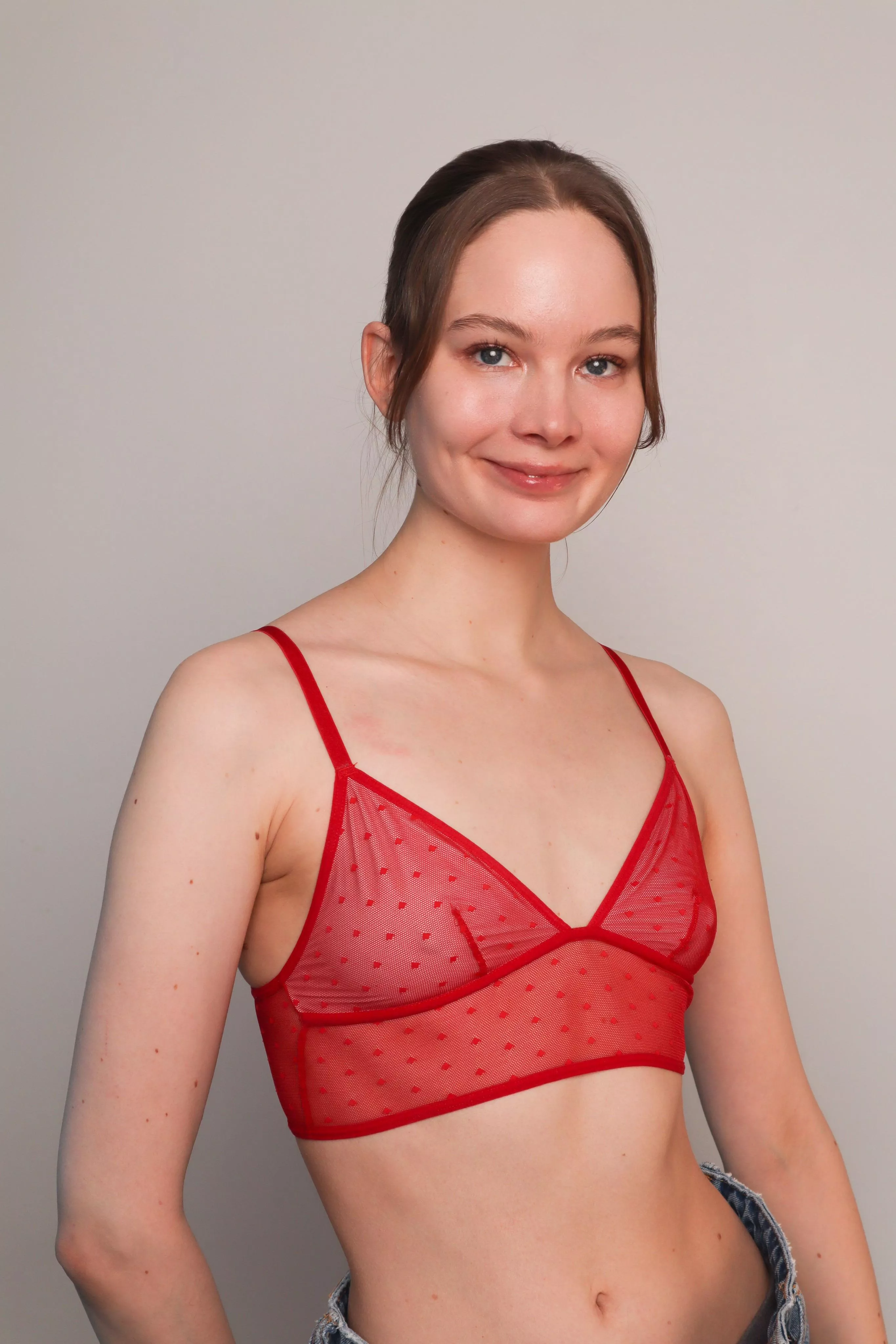 Sorry for my stupid face but isn’t this bralett cute 😃 posted by sophiaemilia