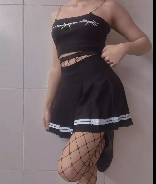 sorry if im posting too much im just supper excited too night by urfavegothslutxx