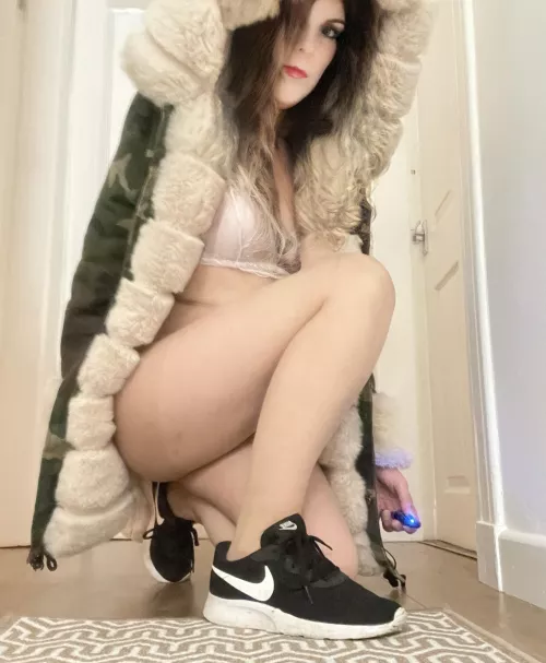 Sorry I’ve been quiet last few days I was in Lanzarote. Here’s a little throwback picture wearing pantyhose and trainers 😘 by Misstights