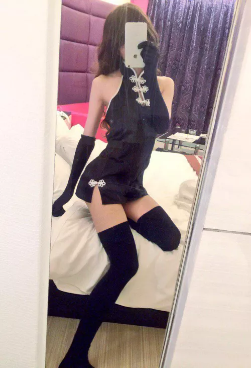 Sorry my mirror is fogged up😶 by Specialist-Arm7998