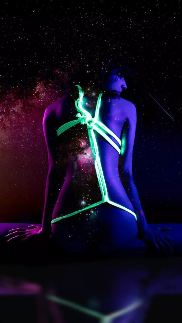 Space girl posted by Zorrita-En-Tanga