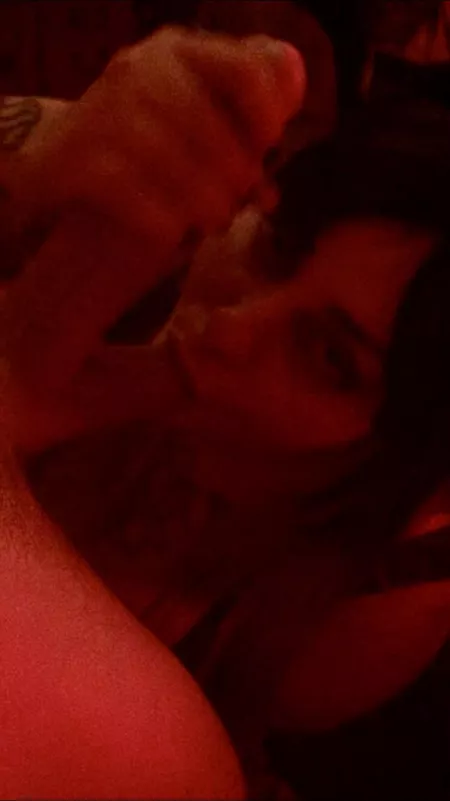 SPAMQUEEN tuggin ‘til she hear a *pop* by Poolboi666